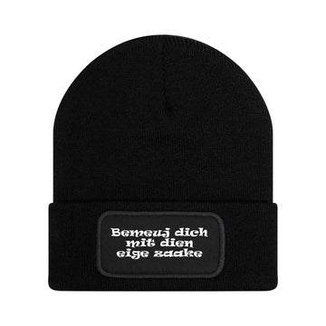 Bemeuj dich mit dien eige zaake Beanie